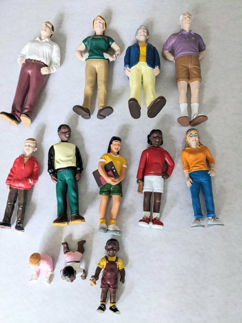 12 Community People : Seniors, Adults, Kids, Toddler, Baby